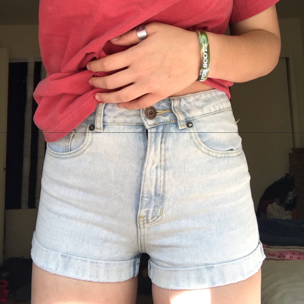 Bullhead Distressed Mom Short